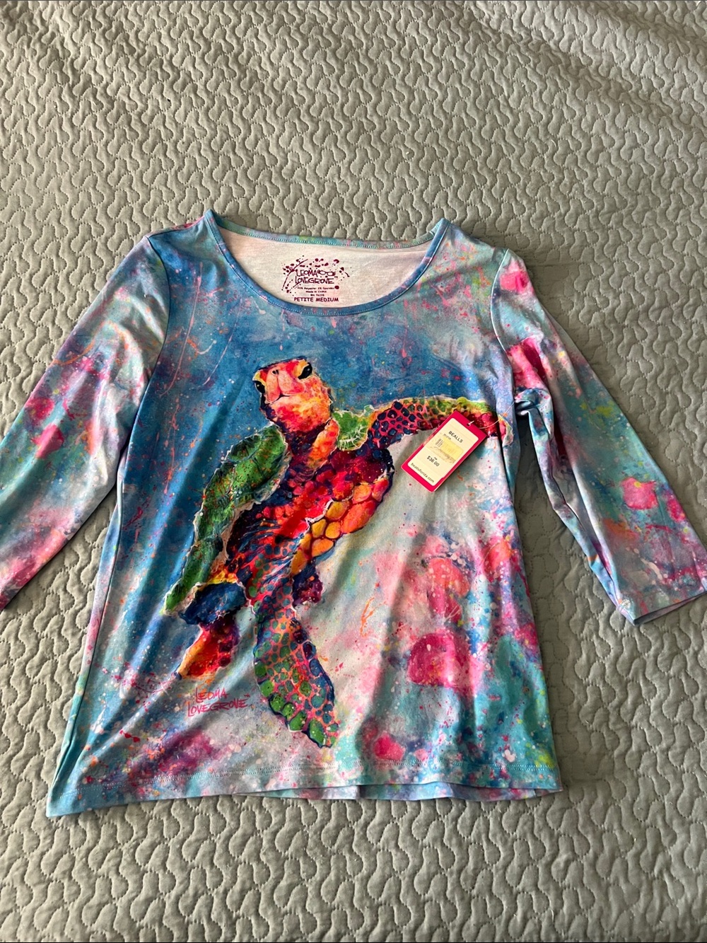 Sea Turtle Graphic 3/4 sleeve Women's Tee - Multicolor